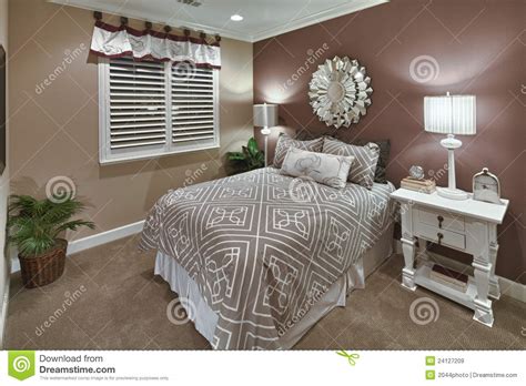 More images for bruine slaapkamer » De Bruine Slaapkamer Van De Modelwoning - & Tan Stock ...