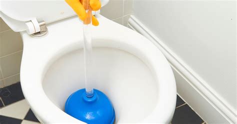 6 Things Professional Plumbers Never Ever Do In Home Bathrooms