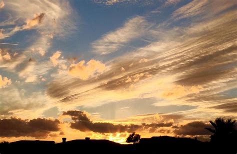 Spectacles In The Sky Dramatic Clouds Grace Southern