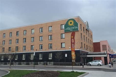 Fully refundable reserve now, pay when you stay. Bedroom 3 - Picture of La Quinta Inn Queens New York City ...
