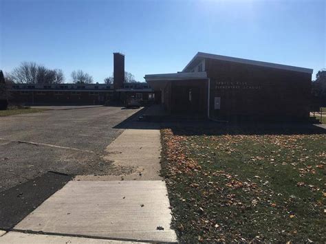 Johnsburg School District 12 Approves Sale Of Defunct James C Bush