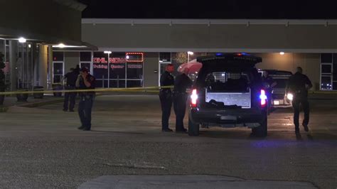 Hpd Security Guard Shot 3 Suspects Trying To Break Into W Houston Gun Store Abc13 Houston