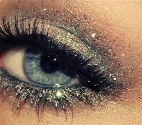 14 Stylish Shimmer Eye Makeup Ideas For New Years Eve