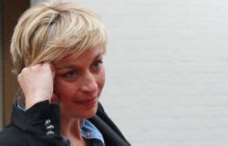 Virginie efira gracieuse et décolletée, son compagnon niels schneider en soutien. Julie Morelle de retour aux JT du week-end : "C'est une ...