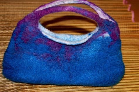 Wet Felted 3 D Resist Bag Wet Felting Tutorial Felt Bag Bags Tutorial