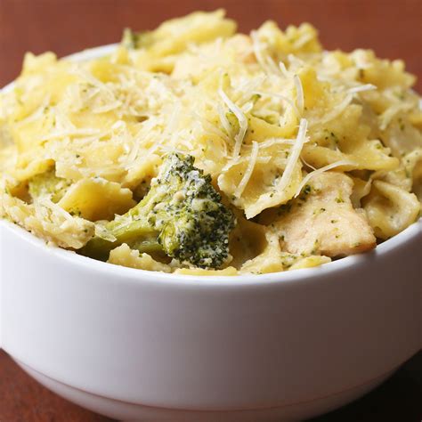 One Pot Creamy Chicken And Broccoli Pasta Recipe By Maklano