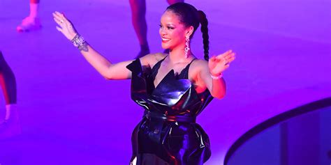 Watch Rihannas 2019 Savage X Fenty New York Fashion Week