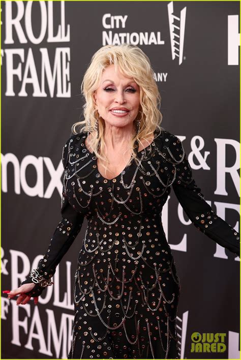 Inductee Dolly Parton Sparkles At Rock Roll Hall Of Fame Induction