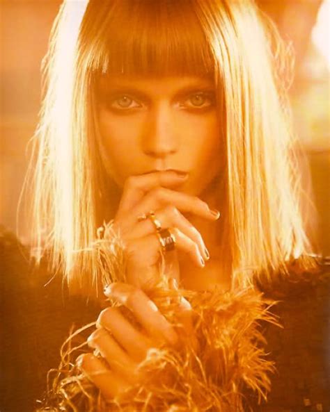 Cleopatra Bangs Abbey Lee Kershaw Vogue Australia 70s Glamour