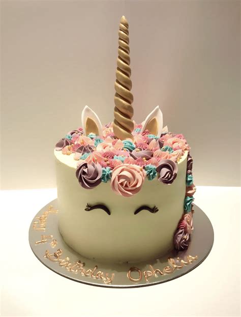 Enchant and delight without much fuss using our easy unicorn cake recipe. Unicorn Cake - Torte Cake Art