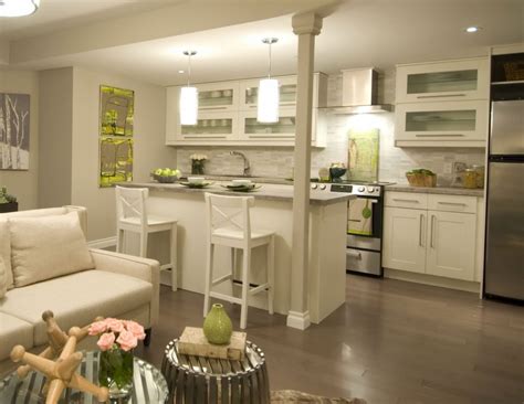 Color review for kilim beige sw 6106. Living Room in Beige Color