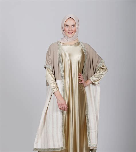 Yuk intip beberapa koleksi model baju gamis brokat yang dapat anda jadikan outfit untuk pergi ke acara formal dan penting berikut ini. 40+ Model Baju Pesta Gamis Modern Terbaru 2020