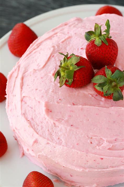 Light Fluffy And Deliciously Moist Vegan Strawberry Cake With Strawberry Frosting This Pretty