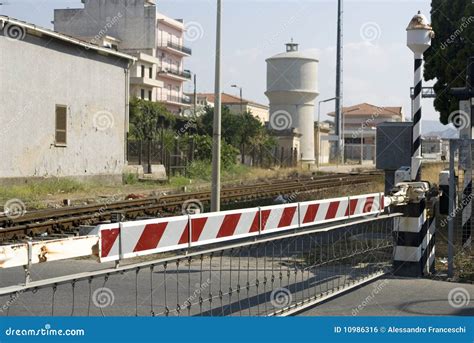 Railroad Cross Stock Photo Image Of Gate Crossing Waiting 10986316
