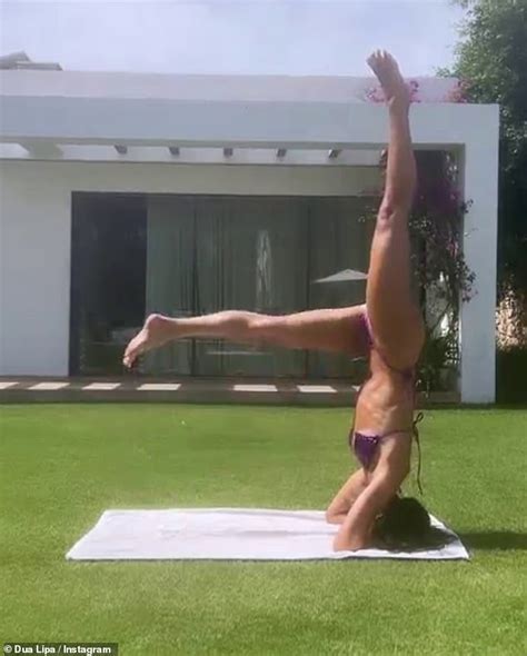 Bikini Clad Dua Lipa Shows Off Her Impressive Yoga Moves And Ripped Abs