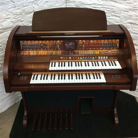 Used Lowrey Holiday Classic Organ Epianos