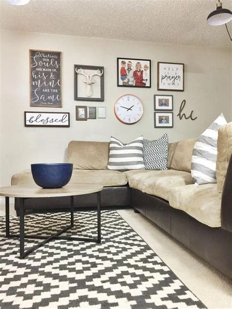 Savvy Ways To Decorate A Large And Empty Wall Decoomo