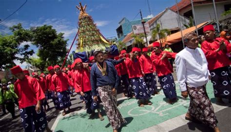 7 Upacara Adat Jawa Yang Masih Ada Di Yogyakarta Dparagon