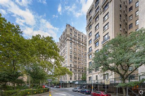 The Riviera 790 Riverside Dr New York Ny Apartments For Rent In