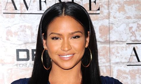 Cassie Ventura Gives Fans An Eyeful With Sexy Bathrobe Video Us Daily