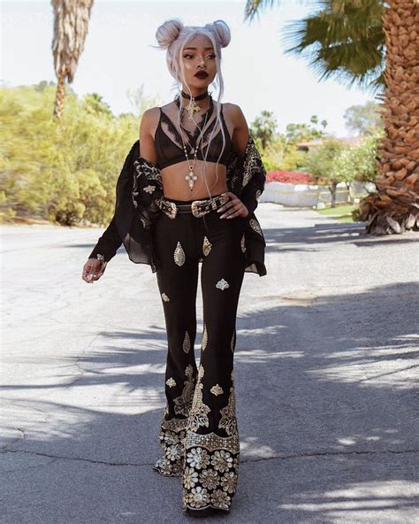 Nyané® Lebajoa Nyane • Instagram Photos And Videos Festival Outfits Rave Coachella Outfit