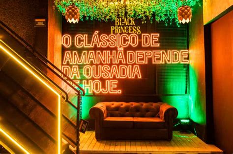 Black Princess House Cervejaria Abre Bar Proprietário Com Música Ao Vivo