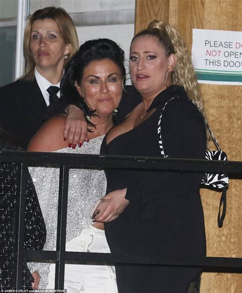 British Soap Awards Bleary Eyed Jessie Wallace Kicks Off Her Heels And Walks Barefoot