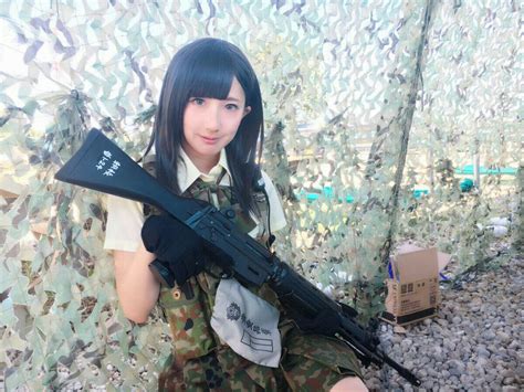 Girls With Guns 💖💟💗💛💙💚💜 Girl Guns Cute Japanese Girl Military Girl