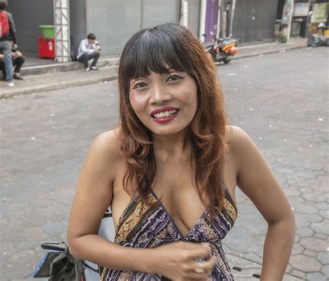 sexy bar girl 5 am walking street pattaya thailand flickr