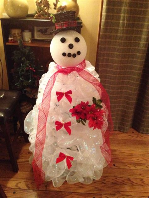 Tomato Cage Snowman I Made From Geo Mesh Tomato Cage Crafts