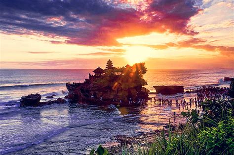 Tanah Lot Sunset Tour Experience Bali With The Best Tour Packages