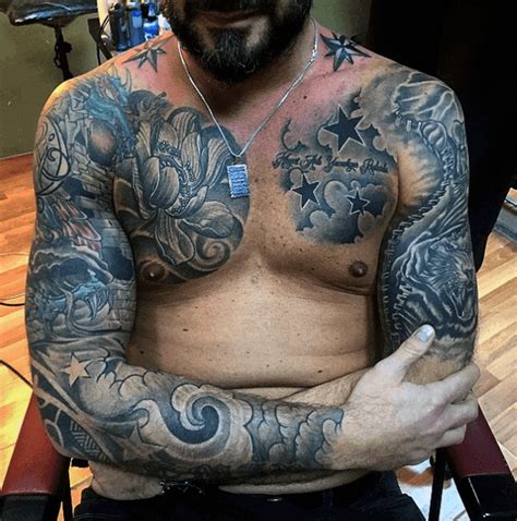 8 Best Sleeve Tattoos For Guys Background