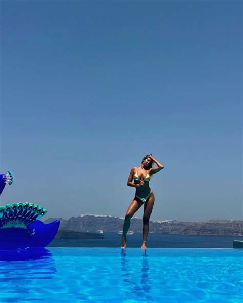 World S Sexiest Swimmer Andreea Dragoi Leaves Jaws On The Floor In Sizzling New Poolside Pics