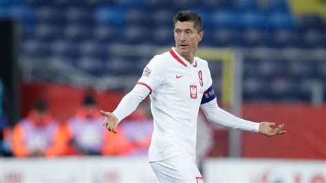 This is the football junkies in america! World Cup 2022 Qualifiers - Poland's Robert Lewandowski unlikely to face England at Wembley ...