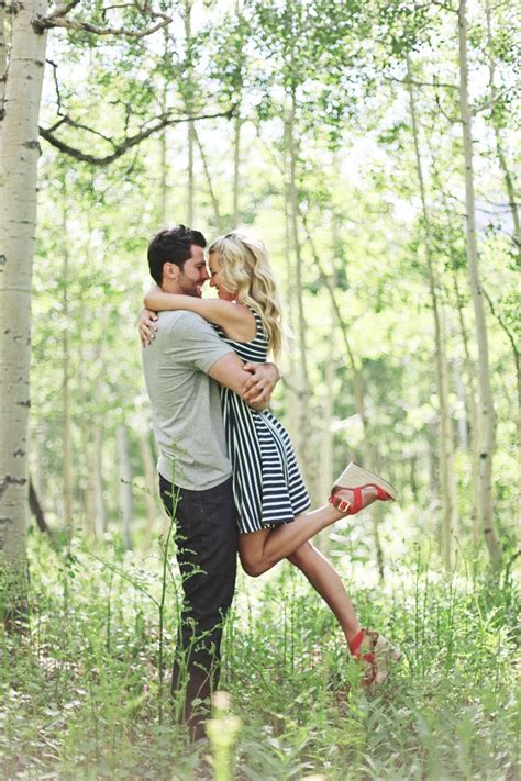 Creative Romantic And Original Engagement Picture Ideas The Yes Girls