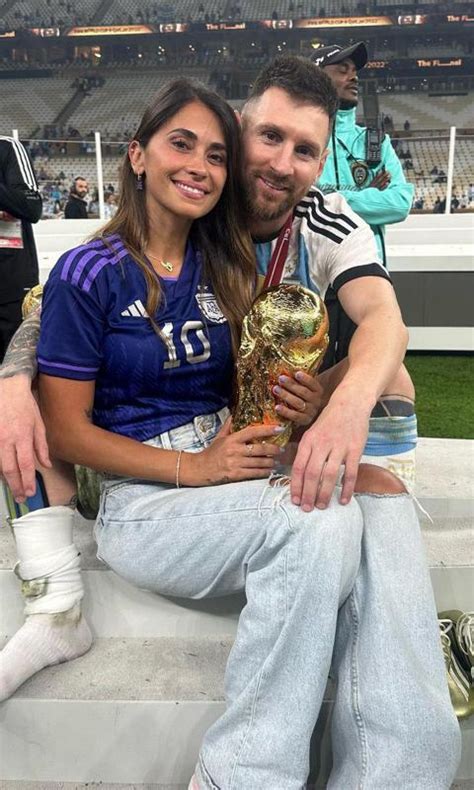 Messi Y Antonela Un Amor Que Nació En La Infancia Y Terminó En Boda