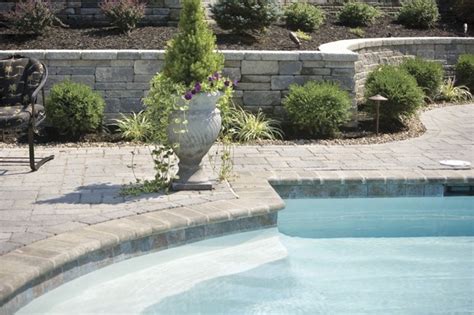landscaping  swimming pool modern pool