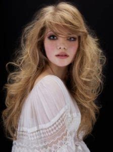 Maybe you would like to learn more about one of these? 35 Glamorous '70s Feathered Hair Style Looks