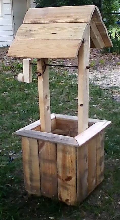 Wood Pallet Wishing Well Wooden Pallet Crafts Outdoor Wood Projects