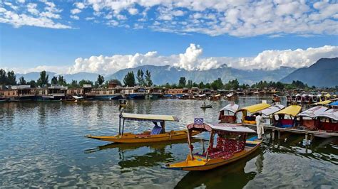 A Complete Guide To Planning Your Perfect Kashmir Tour Holidays Hunt