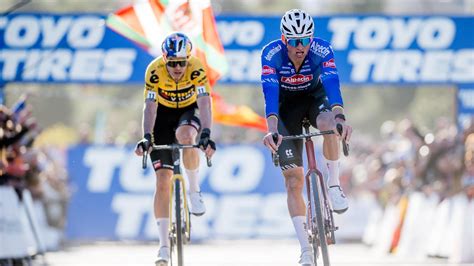 Mondiaux De Cyclo Cross Wout Van Aert Sera Chez Mathieu Van Der Poel Pour La Course élite