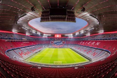 The original financial plan was designed for 25 years, now we've already paid off the stadium after only. Nuova illuminazione LED all'Allianz Arena di Monaco