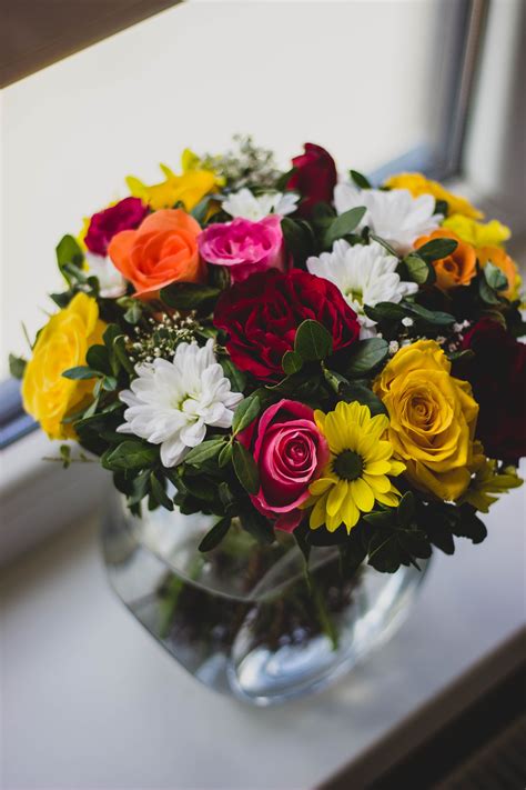 To shop anniversary flowers visit : 15 Flower Delivery Near Me Options - | Wholesale decor ...