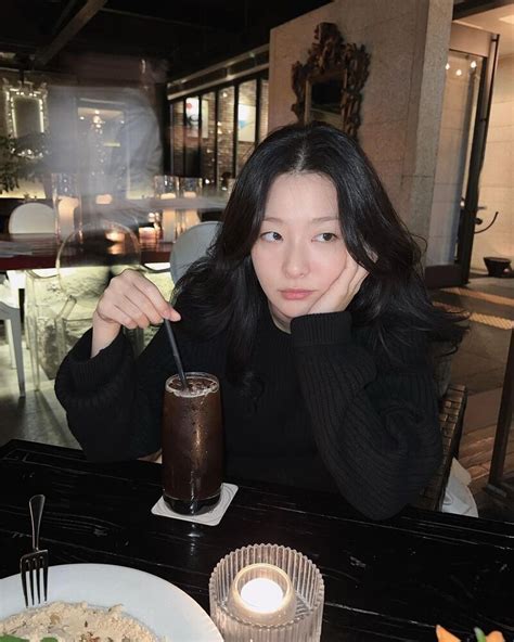 221110 Red Velvet Seulgi Instagram Update Kpopping
