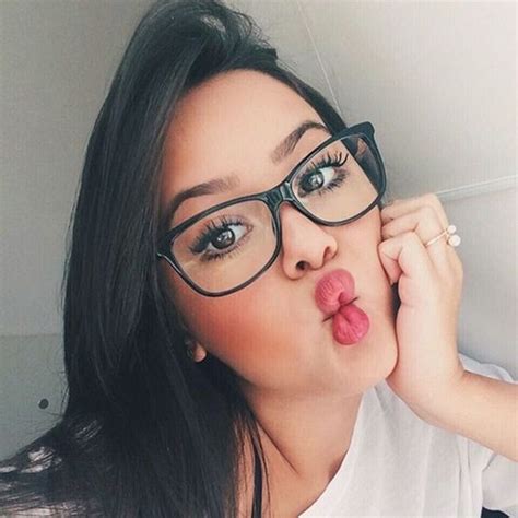 45 cute selfie poses for girls to look super awesome 11 office salt