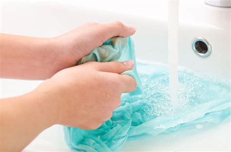 Not all stains respond to warmer water. Washing clothes in cold water | Genki Mobile