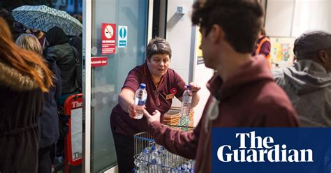 Protest Kiss In At Brighton Sainsburys In Pictures World News