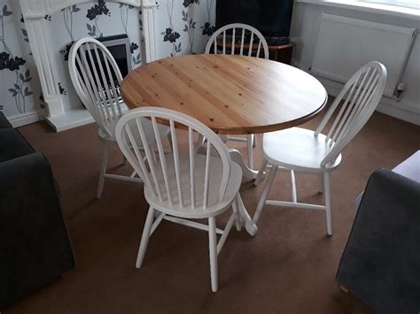 Solid Pine Round Farmhousecountry Style Dining Table And 4 Chairs