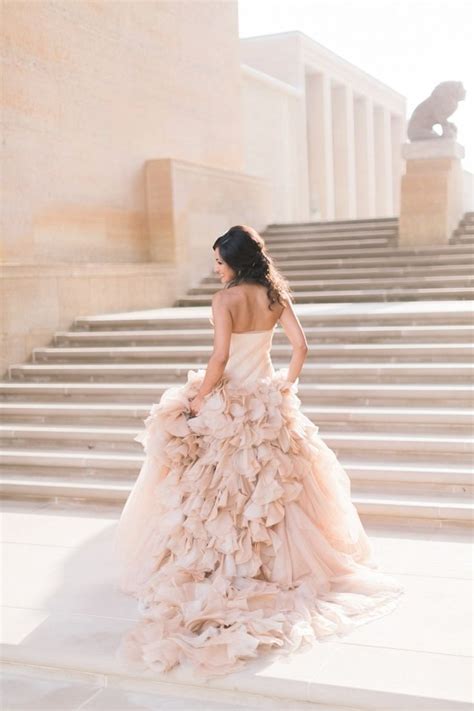 Свадебные платья персиковые 90 фото