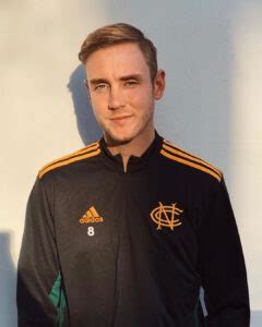Stuart broad height and physical information. Stuart Broad Bio, Height, Age, Girlfriend, & Family ...